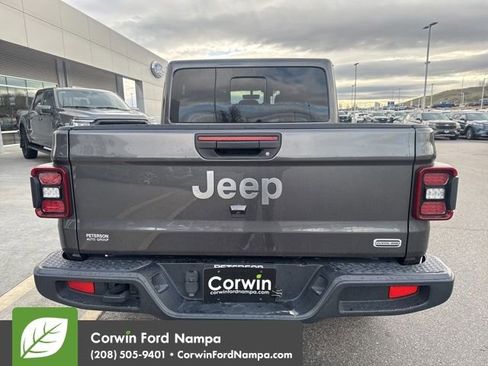 Used 2022 Jeep Gladiator Overland w/ Popular Equipment Package image 5