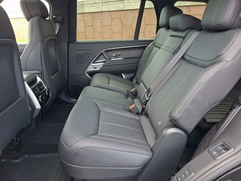 Used 2025 Land Rover Range Rover Long Wheelbase SE AWD/4WD image 10