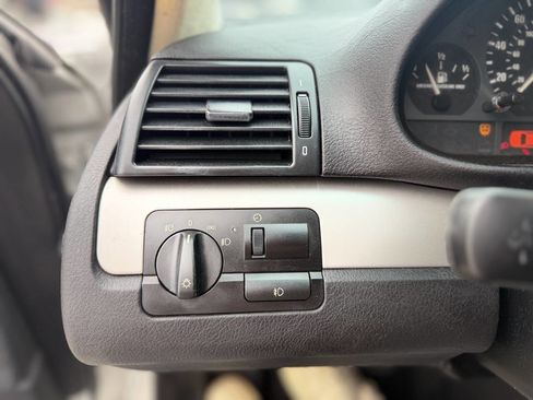 Used 2004 BMW 325i Sedan image 11