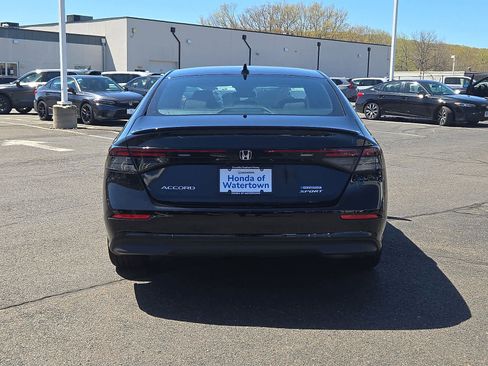 Used 2025 Honda Accord Sport image 6