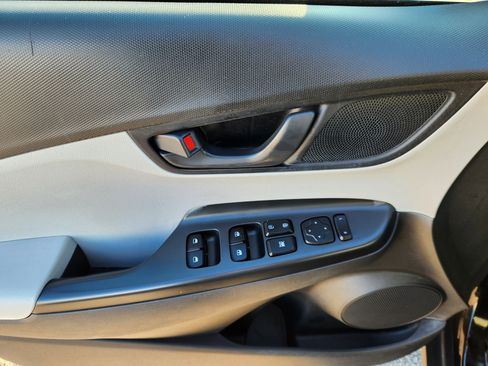 Used 2023 Hyundai Kona SEL image 16