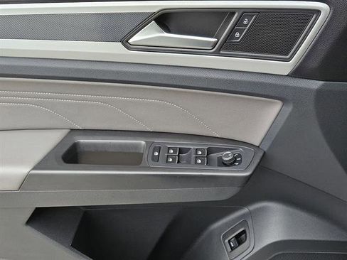 Used 2022 Volkswagen Atlas Cross Sport SEL R-Line image 17