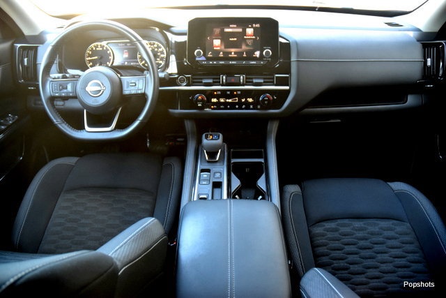 Used 2022 Nissan Pathfinder SV FWD image 12