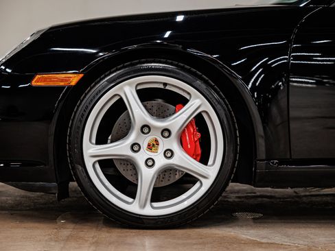 Used 2005 Porsche 911 Carrera S image 21