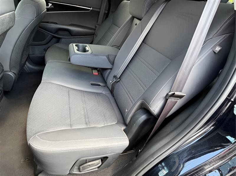 Used 2020 Kia Sorento FWD V6 image 20
