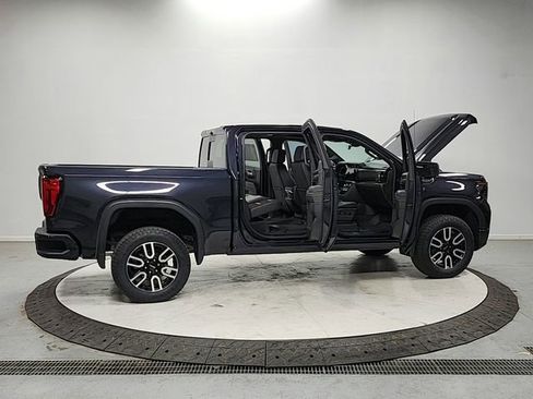 Used 2025 GMC Sierra 1500 AT4 w/ Technology Package AWD/4WD image 16