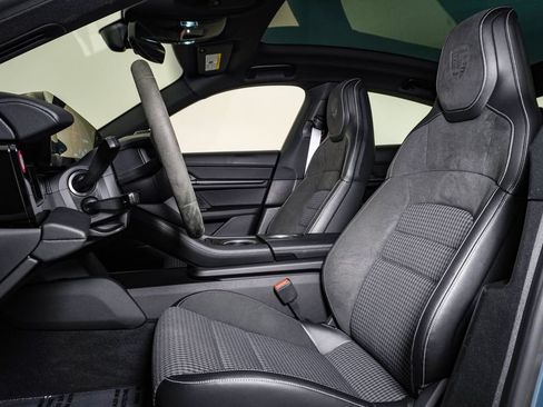 Certified 2025 Porsche Taycan AWD/4WD image 5