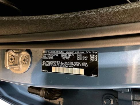 Certified 2024 Volvo XC40 B5 Plus AWD/4WD image 19