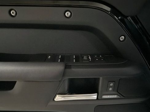 New 2026 Land Rover Defender 130 X-Dynamic SE AWD/4WD image 24