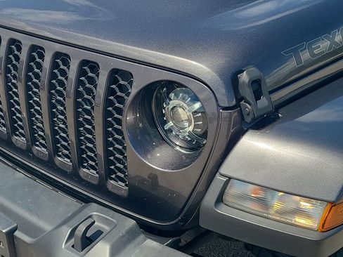 Used 2023 Jeep Gladiator Sport AWD/4WD image 23