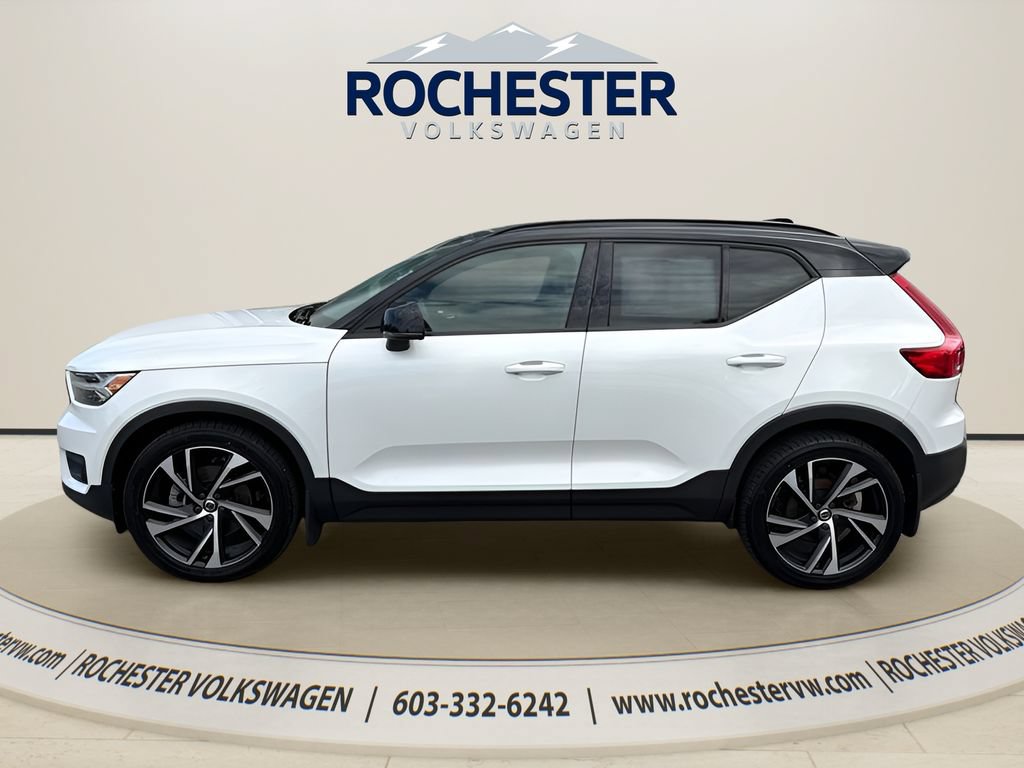 Used 2021 Volvo XC40 T5 R-Design w/ Climate Package AWD/4WD image 3