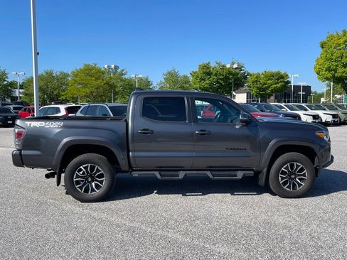 Used 2020 Toyota Tacoma TRD Sport AWD/4WD image 4