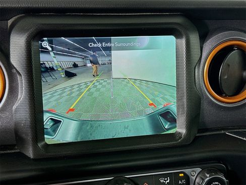 Used 2021 Jeep Gladiator Mojave image 14