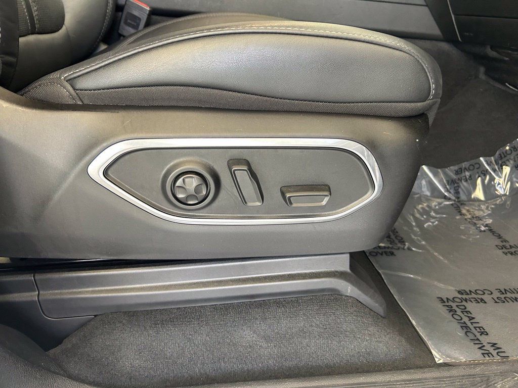 Used 2025 Jeep Wagoneer Series II AWD/4WD image 26