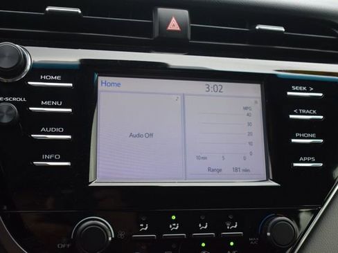 Used 2018 Toyota Camry FWD image 25