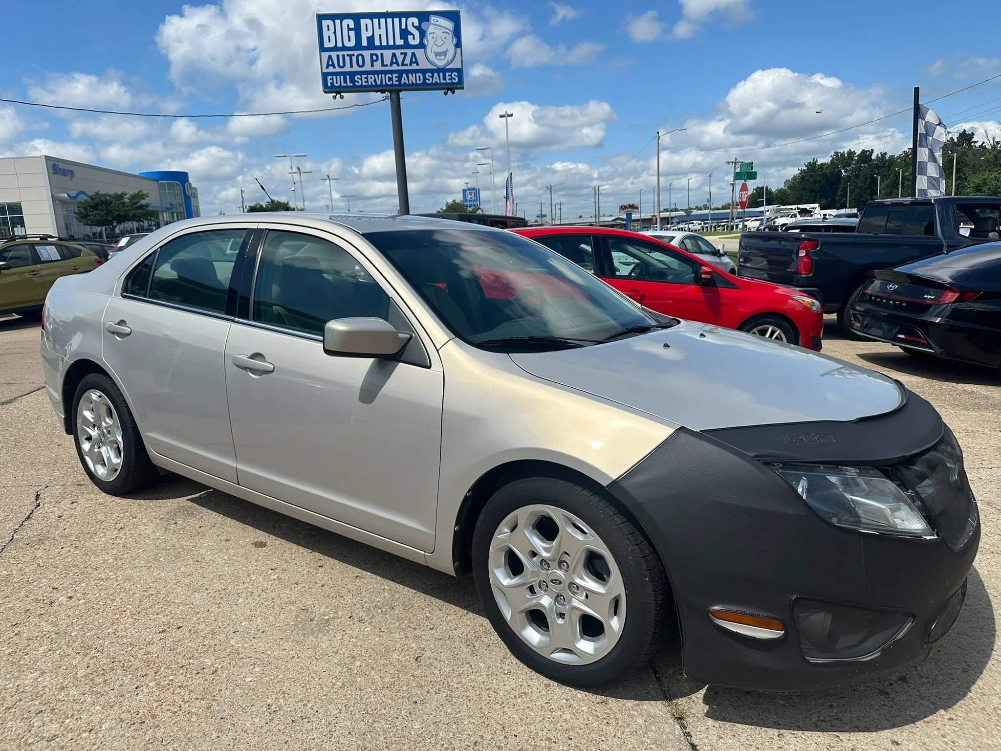 Used 2010 Ford Fusion SE FWD image 1