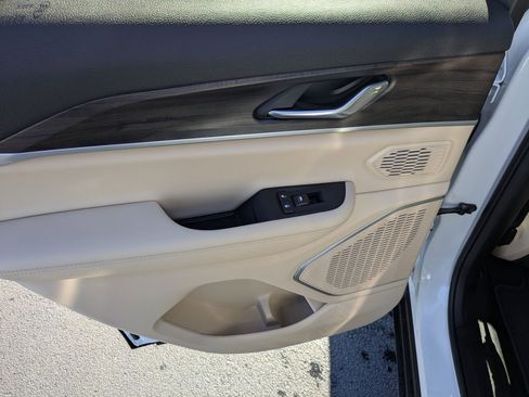 New 2026 Jeep Grand Cherokee Limited image 23