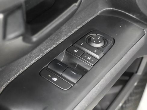 Used 2024 Toyota Tacoma SR RWD image 34