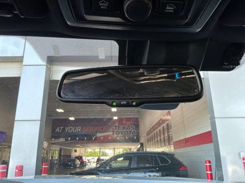 Used 2018 Toyota Tacoma TRD Off-Road AWD/4WD image 18