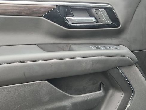 Used 2025 Chevrolet Tahoe Z71 AWD/4WD image 11