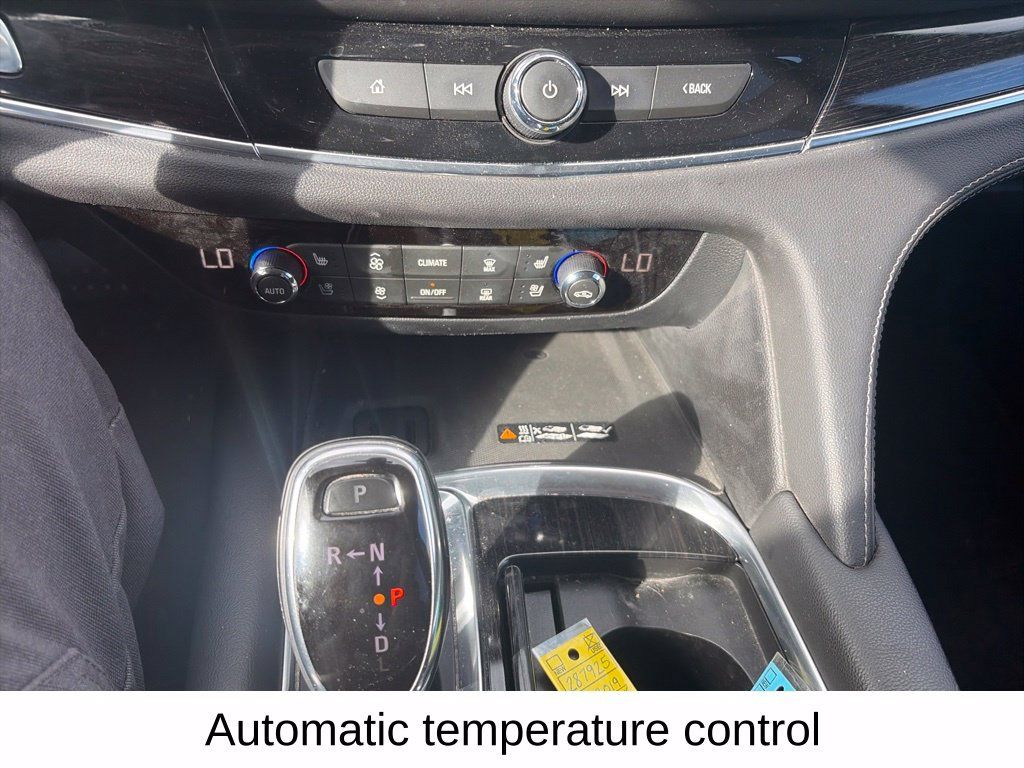 Used 2019 Buick Enclave Avenir w/ Avenir Technology Package AWD/4WD image 23