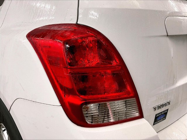 Used 2021 Chevrolet Trax LS w/ Tint and Cruise Package FWD image 28