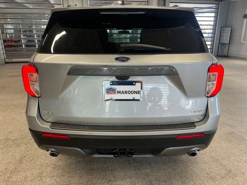 Used 2022 Ford Explorer XLT w/ Equipment Group 202A AWD/4WD image 6