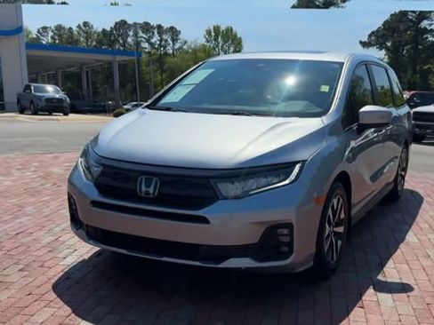 Certified 2025 Honda Odyssey EX-L image 6