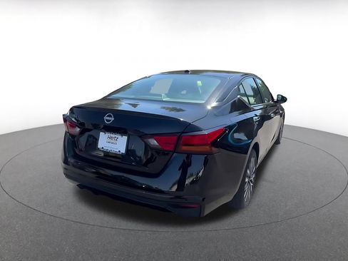 Used 2025 Nissan Altima 2.5 SV FWD image 14