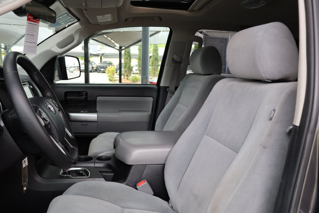 Used 2019 Toyota Sequoia SR5 AWD/4WD image 7