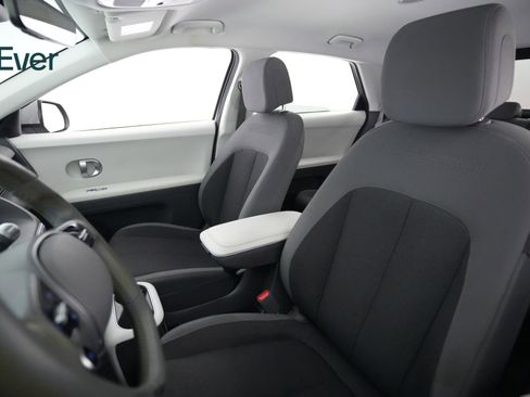 Used 2024 Hyundai Ioniq 5 SEL image 4