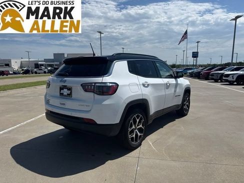 Used 2025 Jeep Compass Limited AWD/4WD image 5