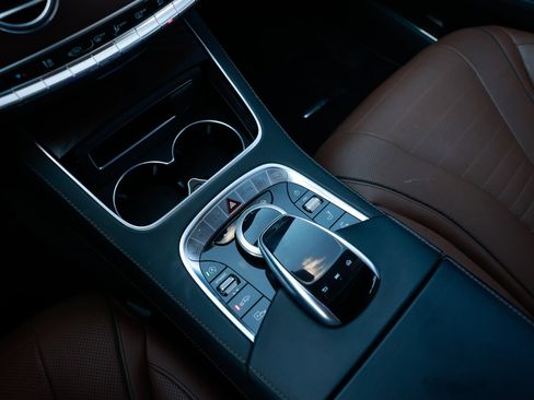 Used 2019 Mercedes-Benz S 560 Sedan image 46