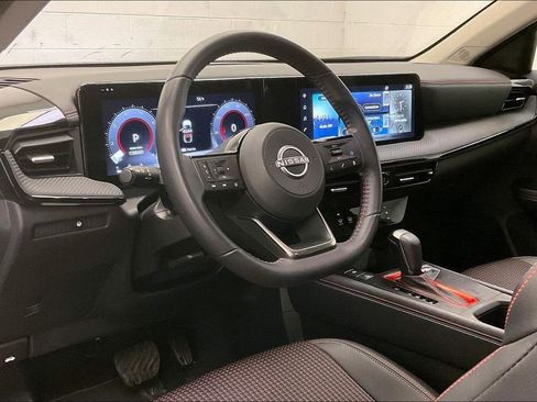 Certified 2025 Nissan Kicks SR image 13