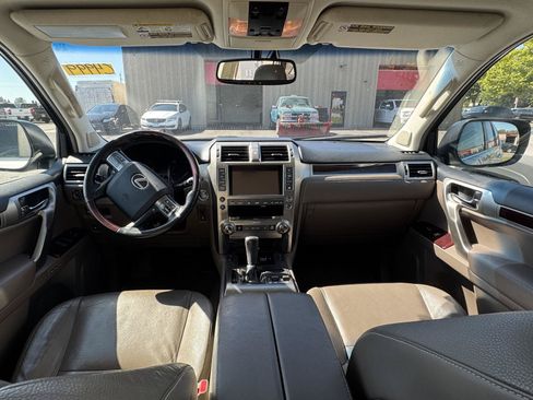 Used 2015 Lexus GX 460 w/ Premium Package AWD/4WD image 3