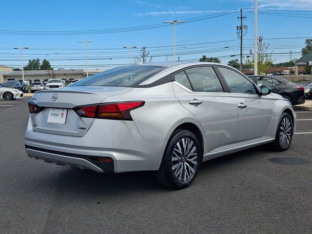 Used 2025 Nissan Altima 2.5 SV AWD/4WD image 6