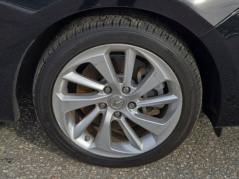 Used 2018 Acura ILX image 9