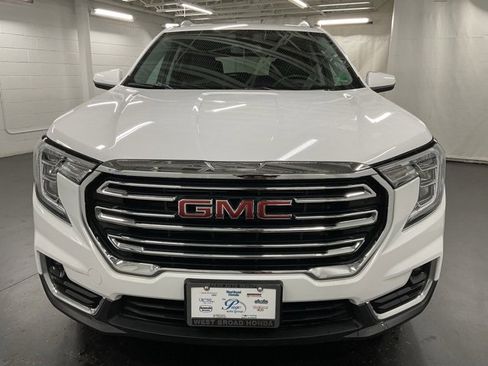 Used 2024 GMC Terrain SLT image 3