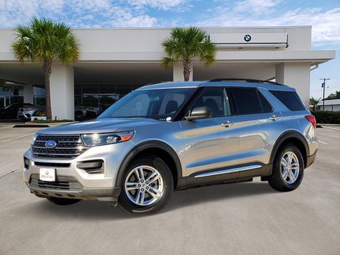 Used 2020 Ford Explorer XLT image 1