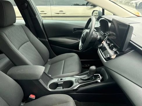 Used 2025 Toyota Corolla LE FWD image 7