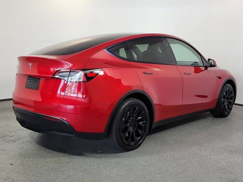 Used 2023 Tesla Model Y 2WD image 6