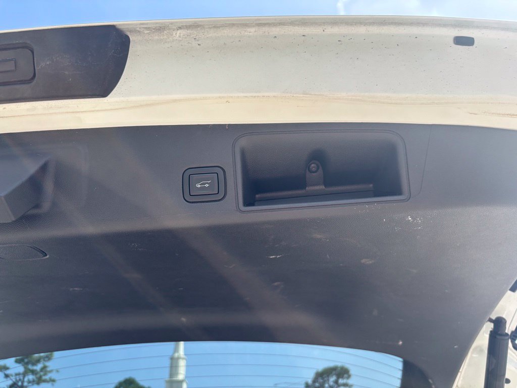 Used 2023 GMC Terrain SLT FWD image 32
