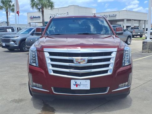 Used 2020 Cadillac Escalade Premium Luxury AWD/4WD image 2