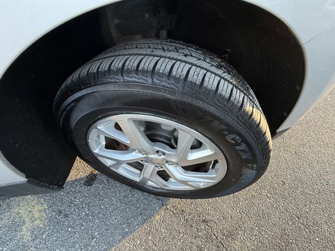 Used 2019 Chevrolet Equinox LT image 31