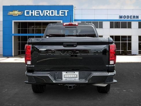Used 2025 Chevrolet Colorado W/T w/ WT Custom Package RWD image 4
