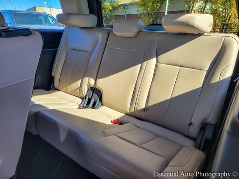 Used 2024 Ford Expedition XLT image 13