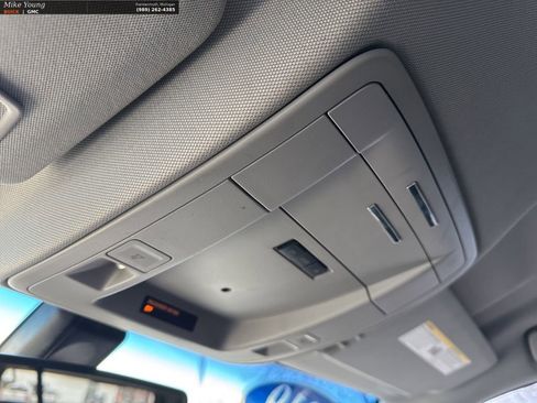 Used 2019 GMC Yukon SLE image 32