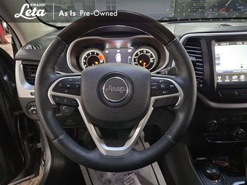 Used 2017 Jeep Cherokee Overland image 24