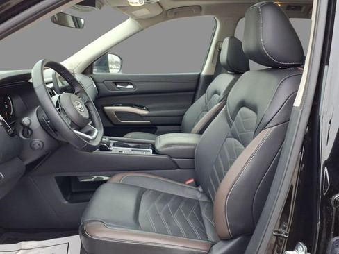 Certified 2024 Nissan Pathfinder Platinum w/ Cargo Package image 20