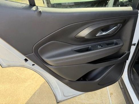 Used 2022 GMC Terrain SLT image 12